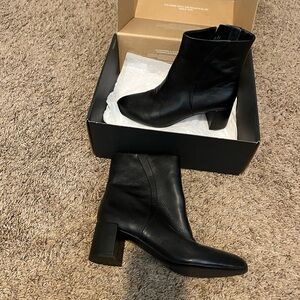 Naturalizer size 10 booties- new in box